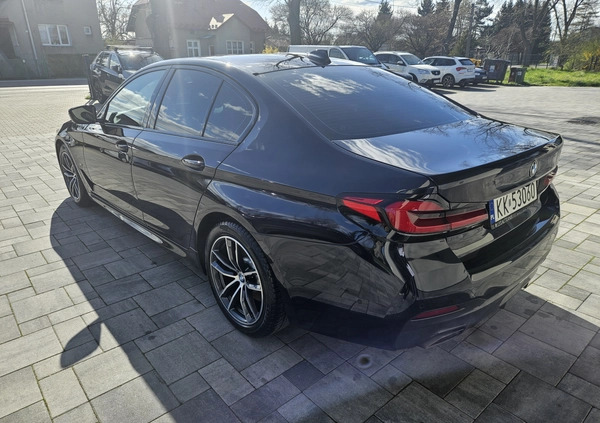BMW Seria 5 cena 194900 przebieg: 110000, rok produkcji 2021 z Kraków małe 211